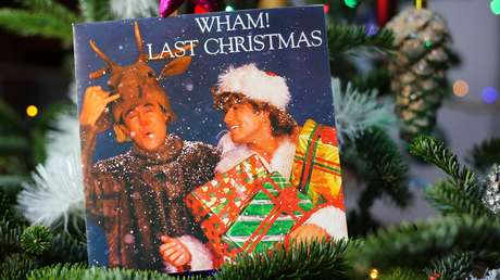 Pareja busca juntar 15 millones de dólares para 'deshacerse para siempre' de una odiosa canción navideña