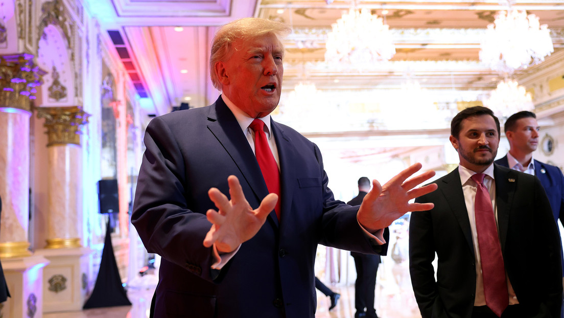 Trump pregunta si el FBI registrará la Casa Blanca tras el hallazgo de documentos clasificados en una institución relacionada con Biden