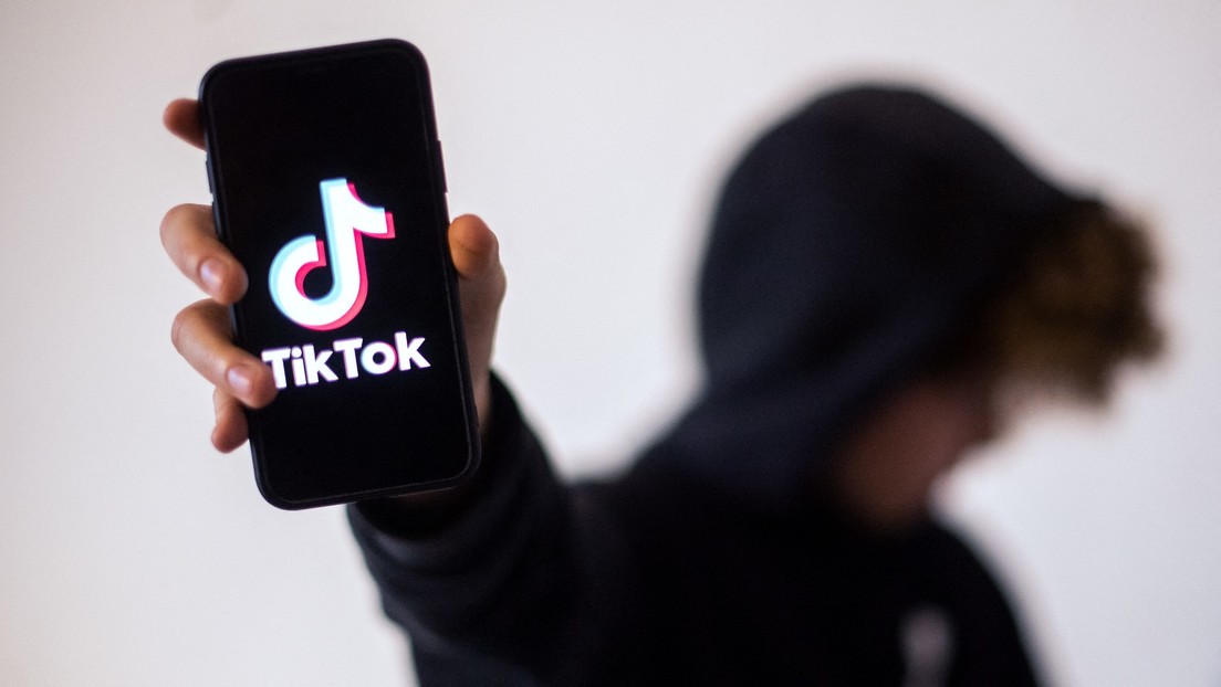 Una niña argentina muere asfixiada al intentar cumplir un peligroso reto de TikTok