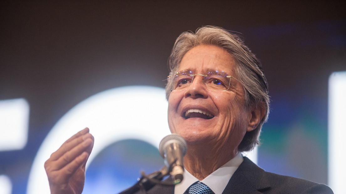 Ecuador pide la renuncia de 13 gerentes de empresas públicas en medio de acusaciones de corrupción