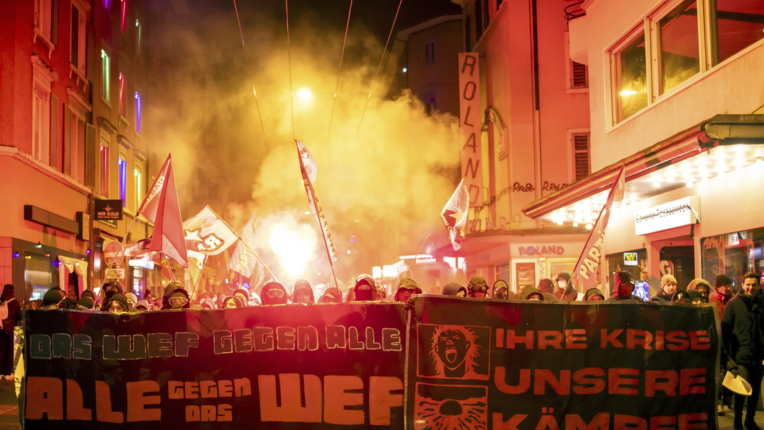 Más de 200 millonarios piden en el Foro Económico Mundial mayores impuestos