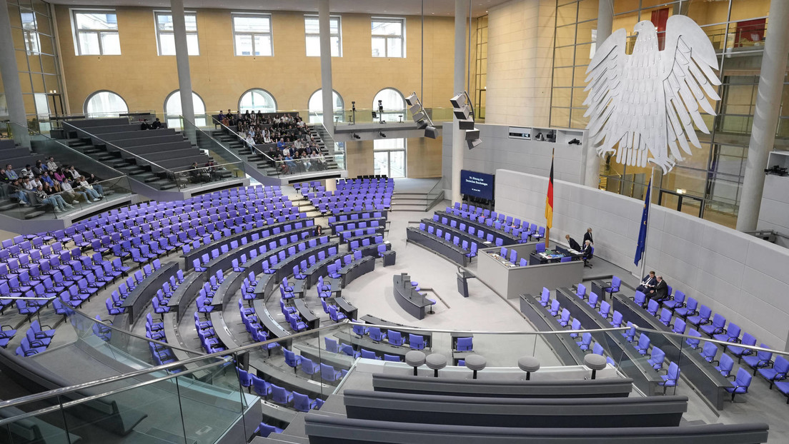 "Sus abuelos ya lo intentaron en su día": El Bundestag no logra acordar envíos de tanques Leopard a Kiev