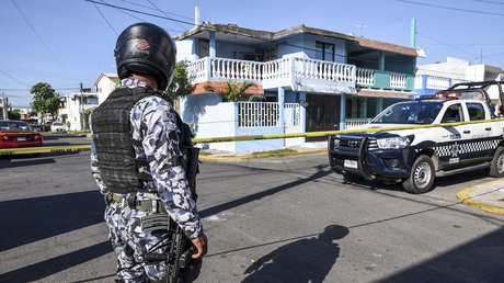 Arrestan a dos exfuncionarios acusados de espionaje en México