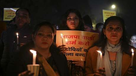 Arrastran a una joven bajo un coche durante varios kilómetros tras atropellarla en la India