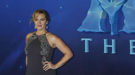 Kate Winslet conmueve a la Red al confortar a una reportera novata en su primera entrevista (VIDEO)