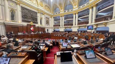 Suspenden la sesión del Congreso de Perú mientras le gritaban "asesinos" a miembros del Gabinete