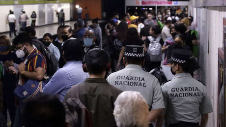 "Bájenle": López Obrador niega que el despliegue de la Guardia Nacional en el Metro sea una militarización