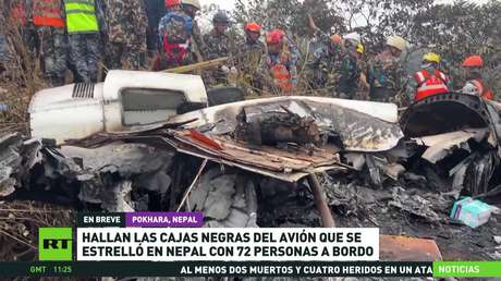 Hallan las cajas negras del avión que estrelló en Nepal con 72 personas a bordo