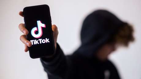 Una niña argentina muere asfixiada al intentar cumplir un peligroso reto de TikTok