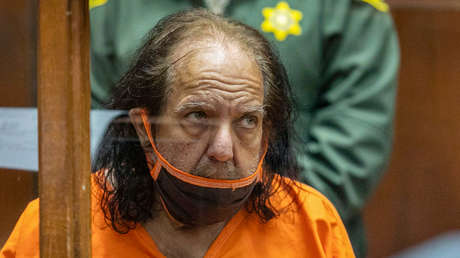 Declaran al actor porno Ron Jeremy mentalmente incompetente para ser juzgado por violación