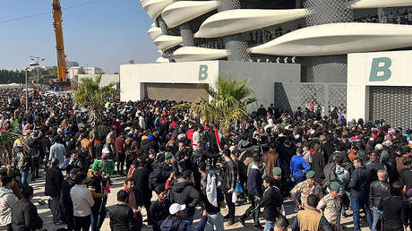 Dos muertos y decenas de heridos tras una estampida cerca de un estadio en Irak (VIDEOS)