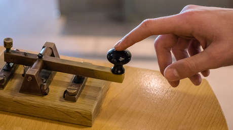 VIDEO: Diputado checo pronuncia parte de su discurso en código Morse