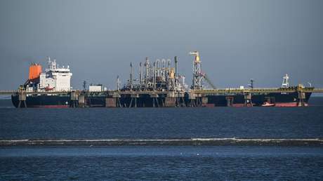 EE.UU. y sus aliados acuerdan imponer dos topes de precio para productos derivados del petróleo ruso