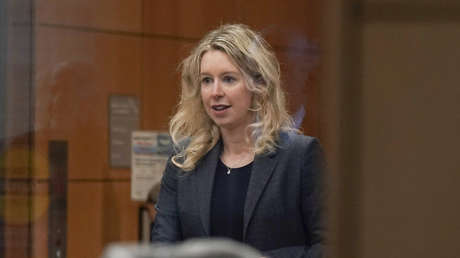 Elizabeth Holmes habría intentado "huir" a México tras ser declarada culpable por fraude