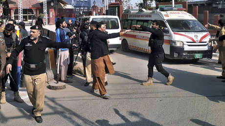 Al menos 72 muertos y 157 heridos tras una explosión en una mezquita en Pakistán