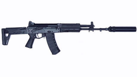 FOTO: Rusia presenta su fusil Kaláshnikov actualizado con las sugerencias de combatientes