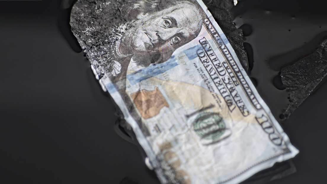 Exasesor de la Casa Blanca advierte que la desdolarización del petróleo podría socavar la economía de EE.UU.