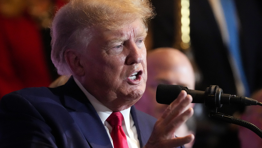 Trump: Biden hace lo que dijo que "llevaría a la Tercera Guerra Mundial" al enviar tanques a Kiev