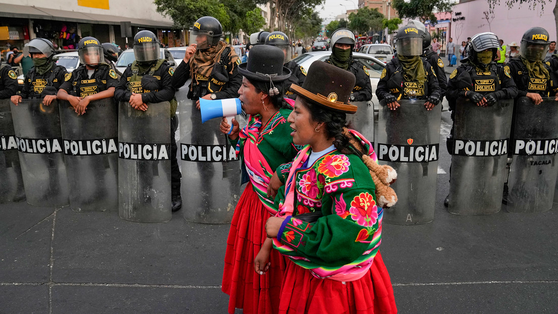 Racismo "aceptado y visible": el excanciller Héctor Béjar desentraña las raíces del conflicto en Perú