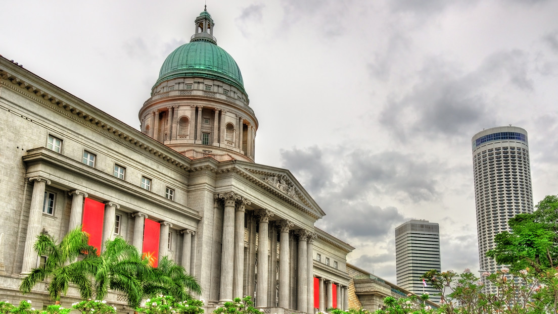 Reclama 2,3 millones de dólares a una mujer por dejarlo en la 'friendzone'