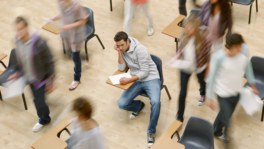 Unos 20 estudiantes franceses repetirán sus exámenes tras utilizar ChatGPT durante una prueba