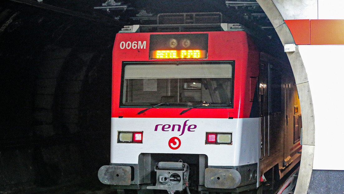 Nuevos trenes de cercanías no caben en los túneles del norte de España