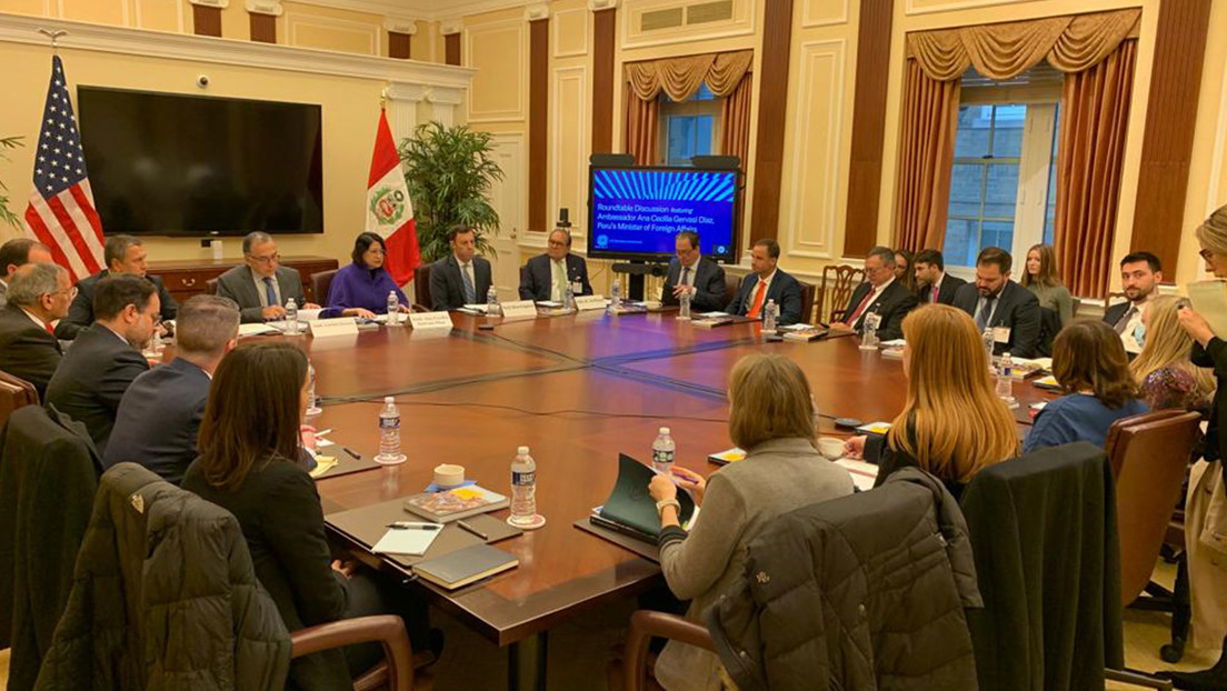 Cómo la canciller peruana consiguió en Washington nuevo oxígeno para el Gobierno de Dina Boluarte