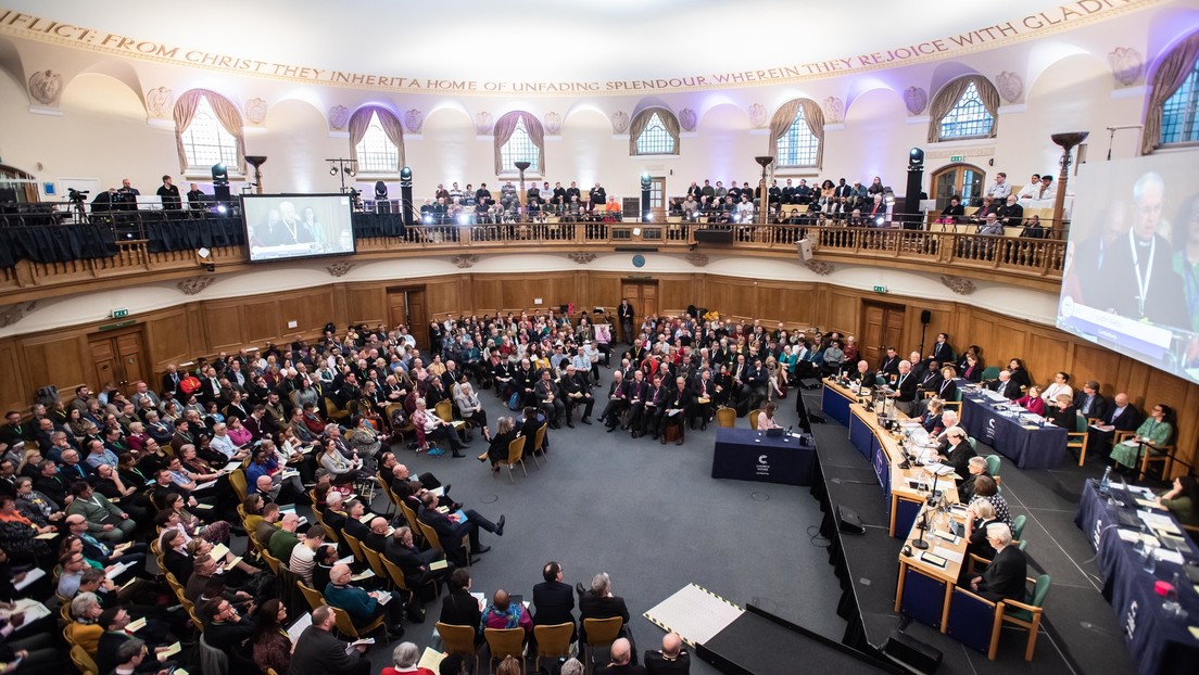 La Iglesia de Inglaterra otorga su "bendición" a las parejas homosexuales