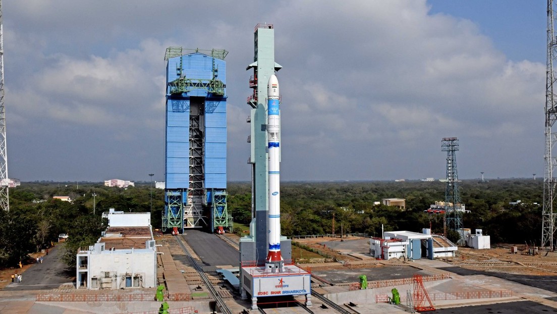 VIDEO: El cohete portador ligero indio SSLV pone por primera vez satélites en órbita