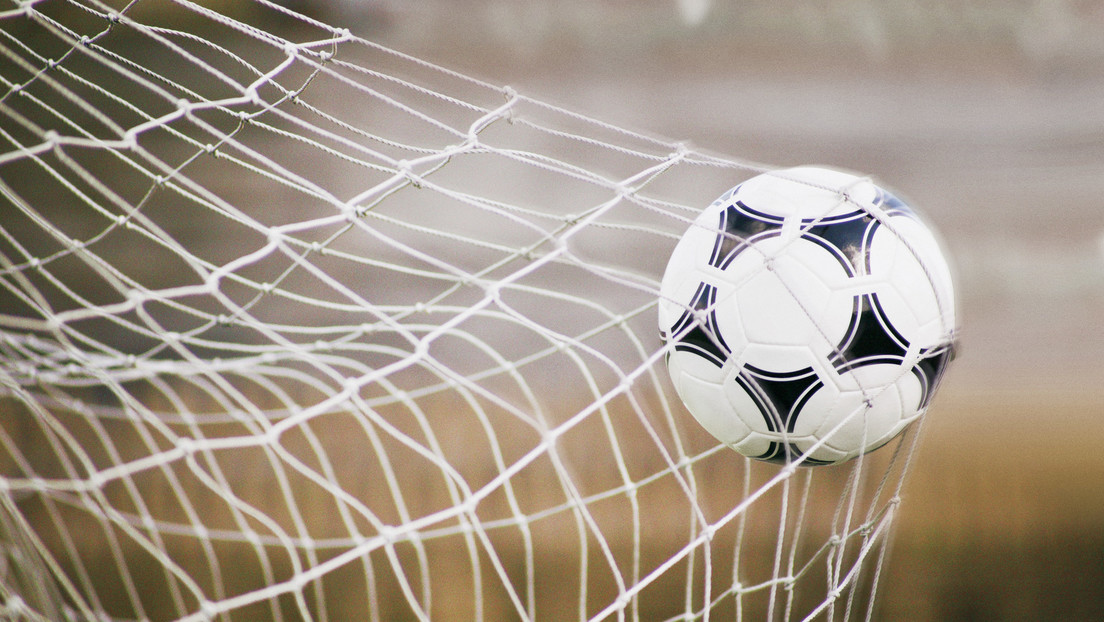 Un portero de 25 años fallece tras parar un penal en un partido