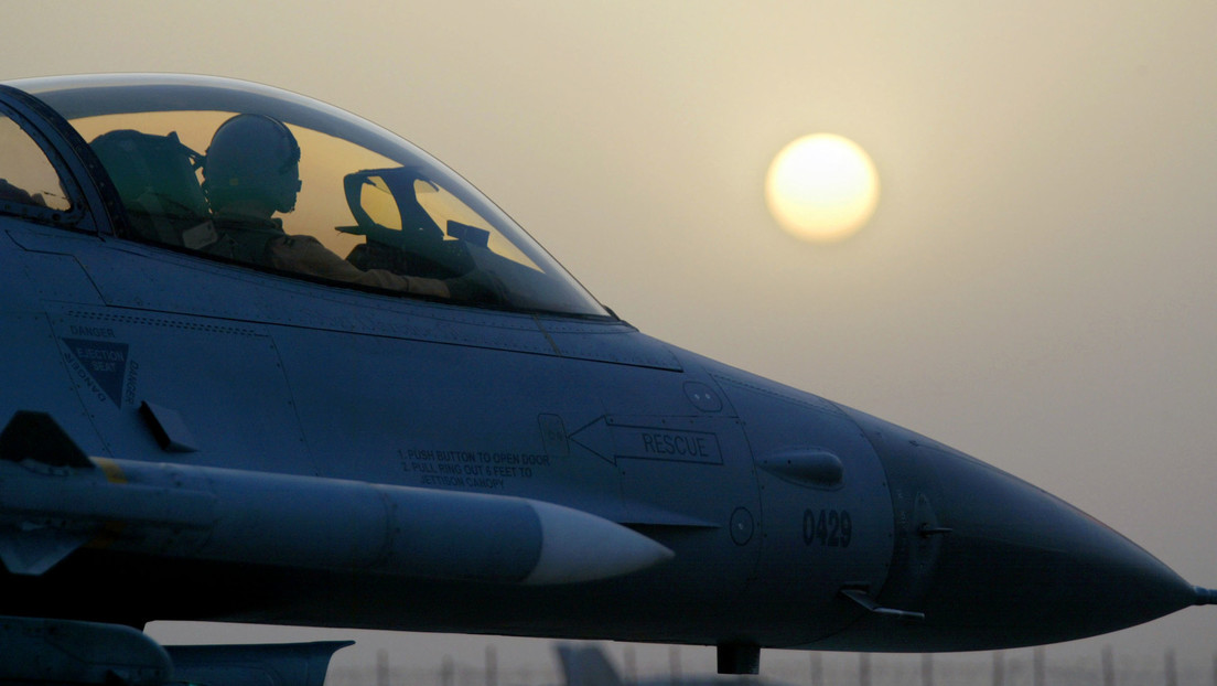 FT: Funcionarios de EE.UU. admiten que es posible una futura entrega de cazas a Ucrania