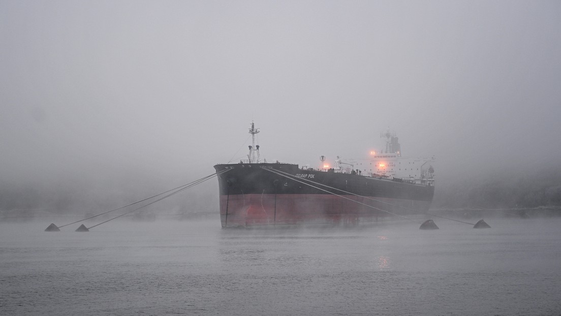 Bloomberg: La creciente flota rusa de 'petroleros en la sombra' ya es un problema internacional