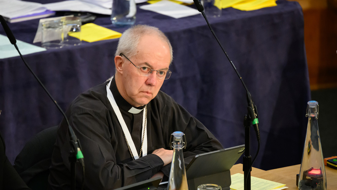 La decisión de bendecir a las parejas homosexuales divide a la Iglesia anglicana