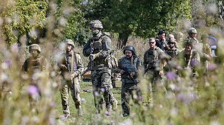 Fraude, robo y propuestas sexuales: estalla 'fuego cruzado' de acusaciones en el grupo paramilitar Mozart que opera en Ucrania