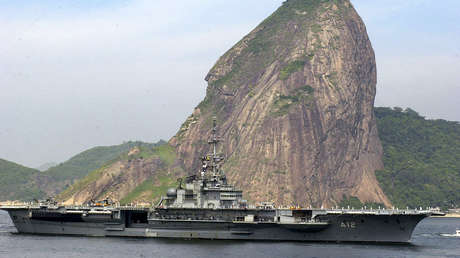 Firma saudita realiza millonaria oferta por el antiguo portaviones de Brasil con materiales tóxicos