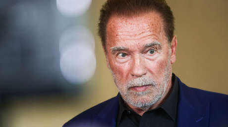 Una ciclista resulta herida tras impactar contra el vehículo de Arnold Schwarzenegger