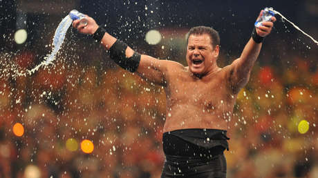 Jerry 'El Rey' Lawler, leyenda de la lucha libre, sufre un "derrame masivo"