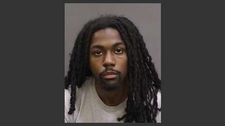 Absuelven a un rapero por asesinato y es acusado días después por la muerte de una mujer embarazada