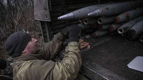 Reportan que Pakistán envía armas a Ucrania mientras le "suplica" petróleo barato a Rusia