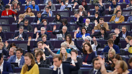 El Parlamento Europeo aprueba una resolución en la que solicita cazas, helicópteros y misiles para Kiev