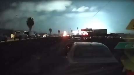 Captan los primeros momentos de los terremotos en Turquía y un destello azul en el cielo