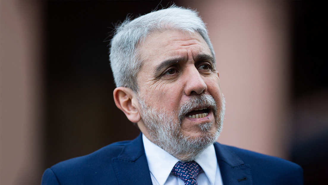 Ministro argentino reconoce que los narcos "han ganado" tras ataque a local de familiares de Messi