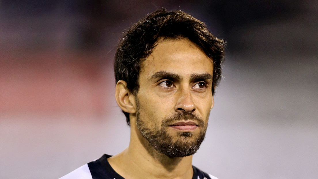 Una diputada afín a Boric llama a la Policía para favorecer a un exfutbolista (y desata un escándalo)