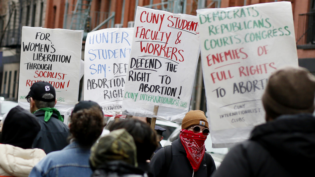 Un grupo de mujeres demanda al estado de Texas por prohibir los abortos