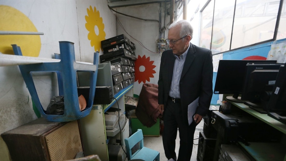 El ministro de Educación de Perú sobre una protesta de mujeres aimaras: "Ni siquiera los animales exponen a sus hijos"