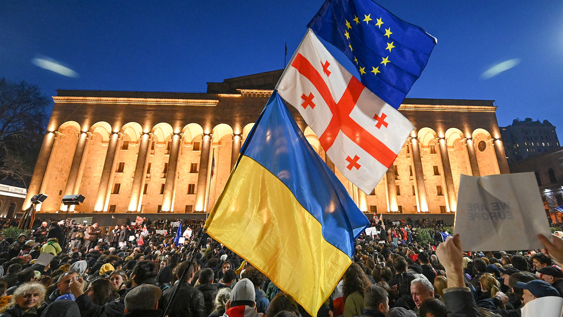 Primer ministro georgiano acusa a Zelenski de apoyar protestas: "Ocúpese primero de su país"