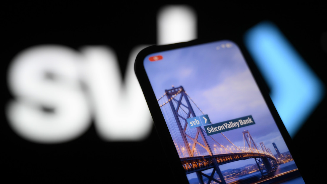 Demandan al Silicon Valley Bank por ocultar los riegos de una estampida bancaria días antes de su colapso