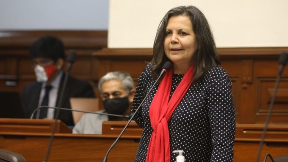 "La derecha dejará caer a Dina Boluarte": excongresista peruana sobre el presente y futuro del país