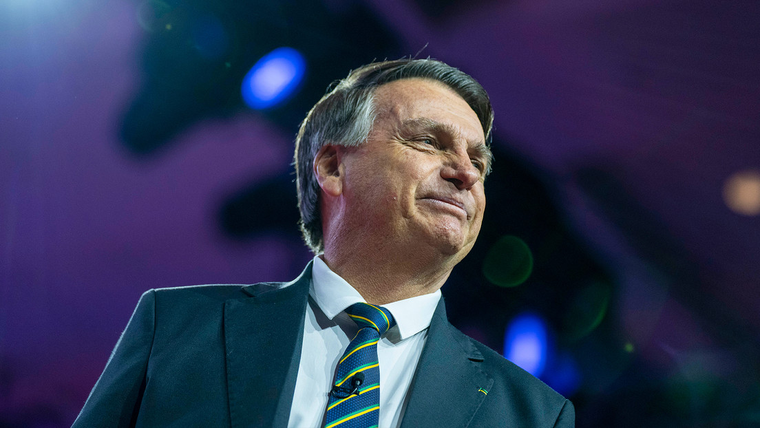 Bolsonaro da la fecha para volver a Brasil pero dice que la confirmará una semana antes