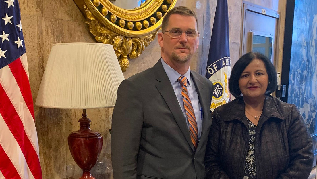 EE.UU. se reúne con una prófuga de la justicia venezolana y Caracas tacha el encuentro de "risible"